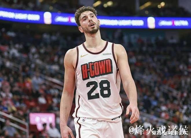 申京篮下进攻未果，乌度卡不满裁判抱怨与申京双双吃T